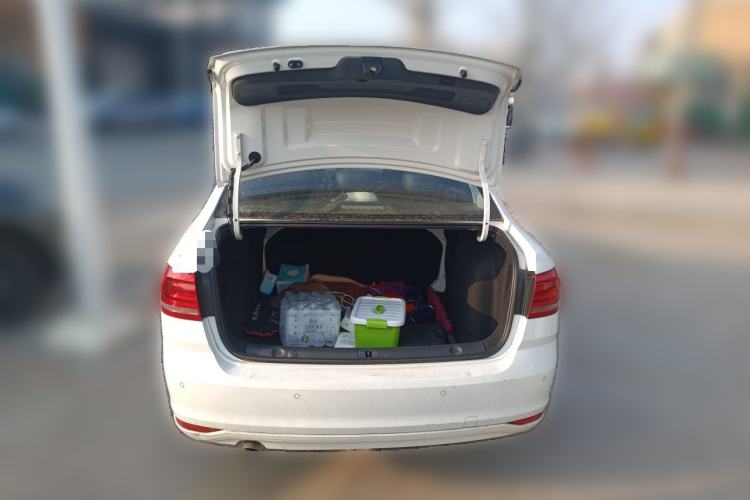 Used Volkswagen Lavida 2017 1.6L Automatic Comfort Edition
