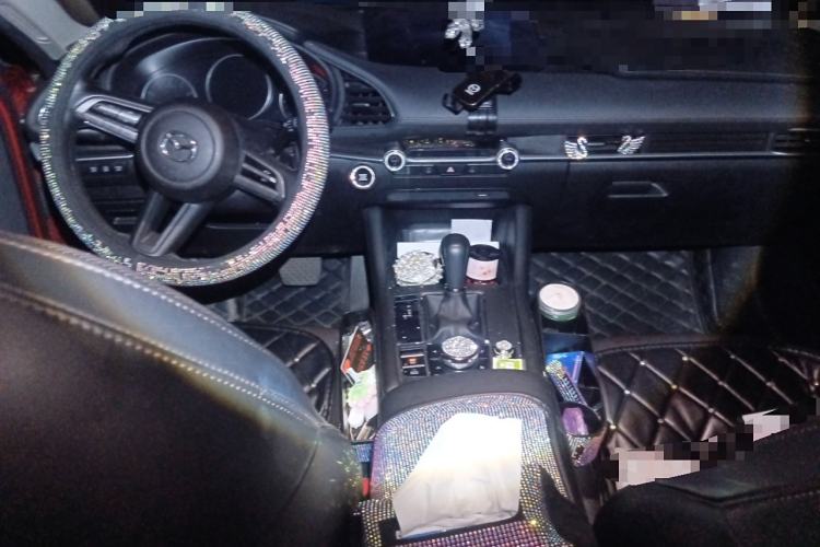 Used Mazda 3 Axela 2020 1.5L Automatic Luxury Version Center Console