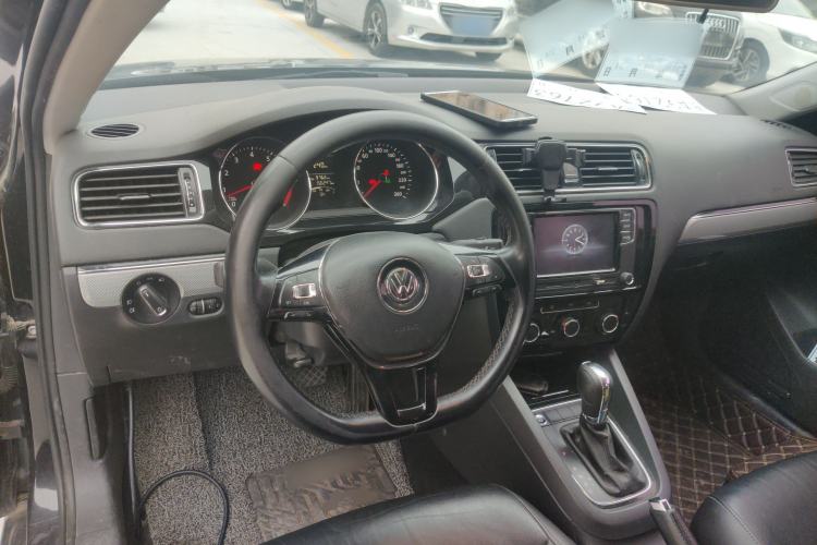 Used Volkswagen Sagitar 2017 1.6L Automatic Comfort Model Steering Wheel