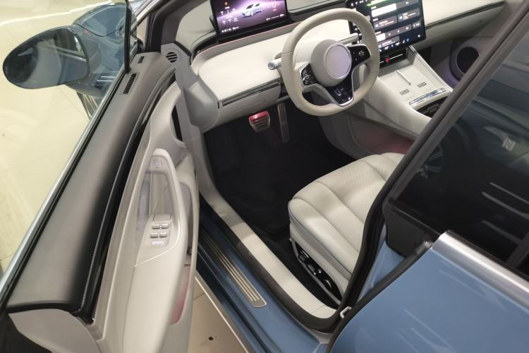 Used Hima Luxeed S7 2025 855 km Max Driver Seat