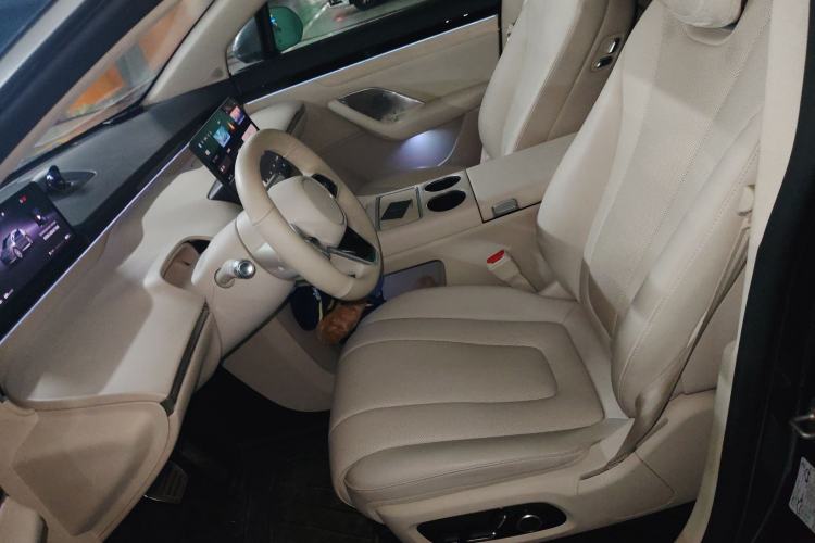 Used Hima Luxeed R7 2024 All-Electric 802 km Max Left Front Seat