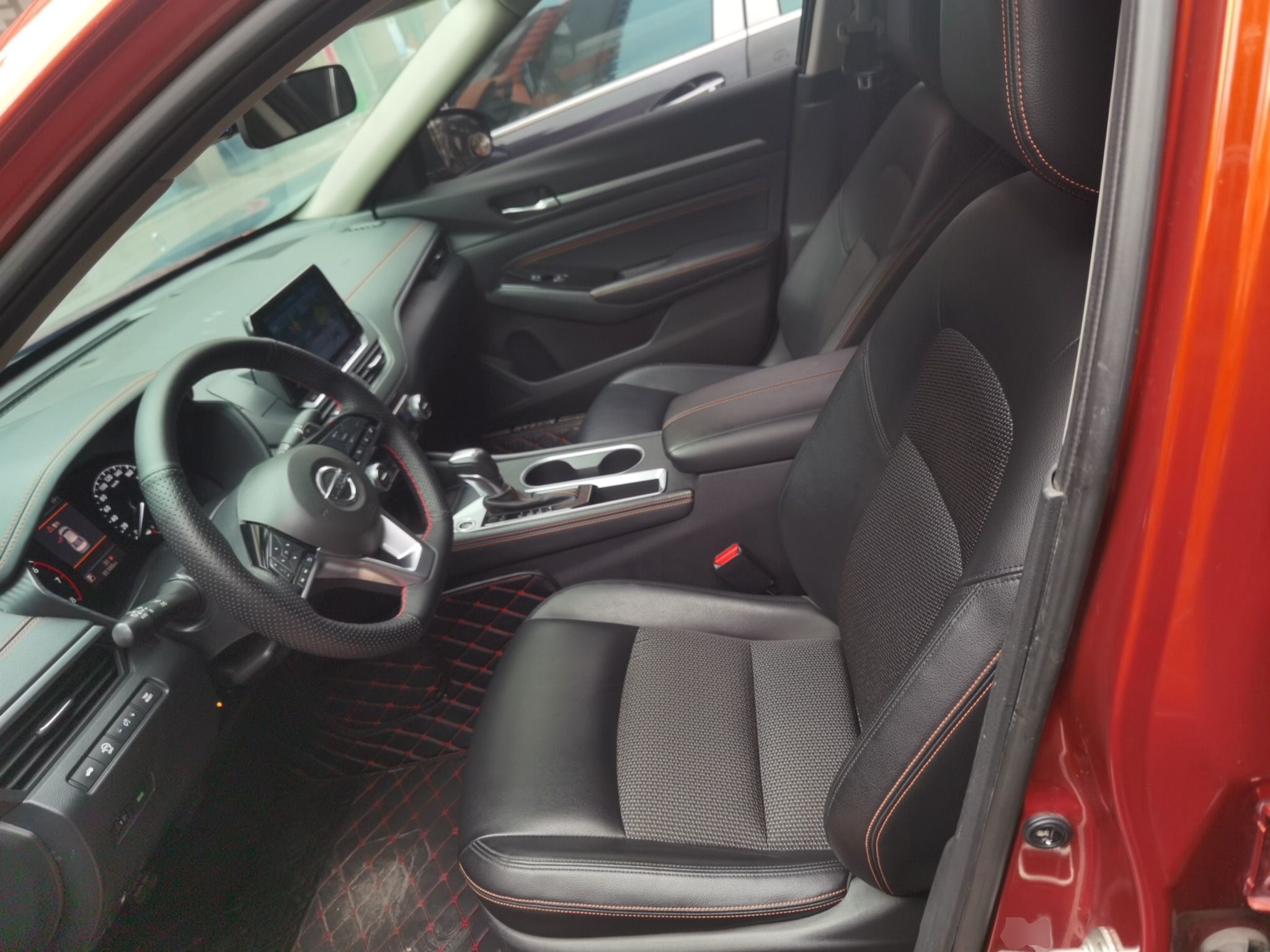 Переднее сиденье в автомобиле