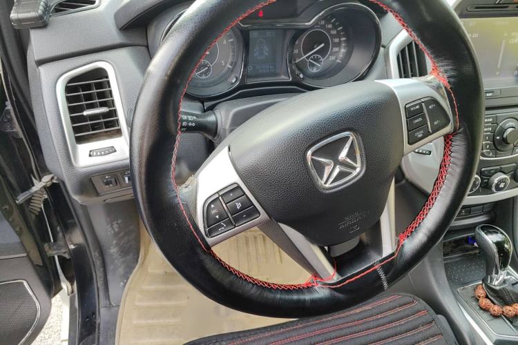 Used JMC Yusheng S350 2013 2.4T Automatic 2WD Diesel Luxury Edition 5 Seats
