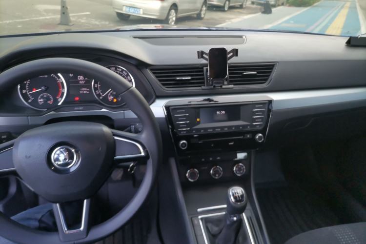 Used Skoda Superb 2016 TSI280 Manual Front-Drive Version
