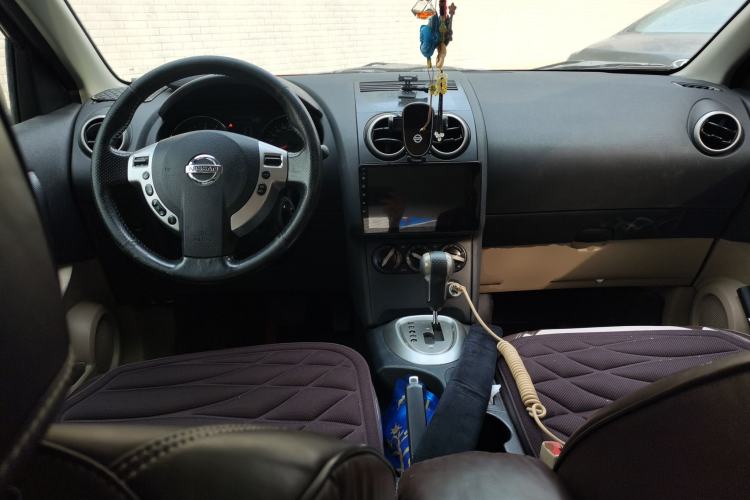 Used Nissan Qashqai 2012 2.0 XL Fire CVT 2WD Center Console