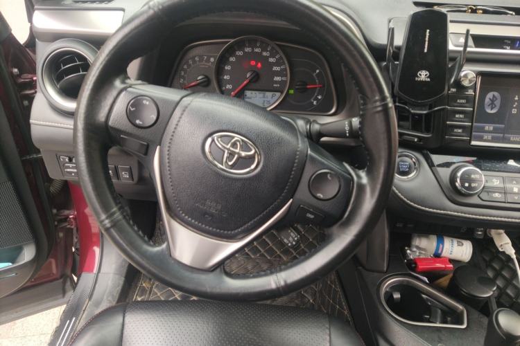 Used Toyota RAV4 2016 2.0L CVT Two-Wheel Drive Fashion Edition China V Standard