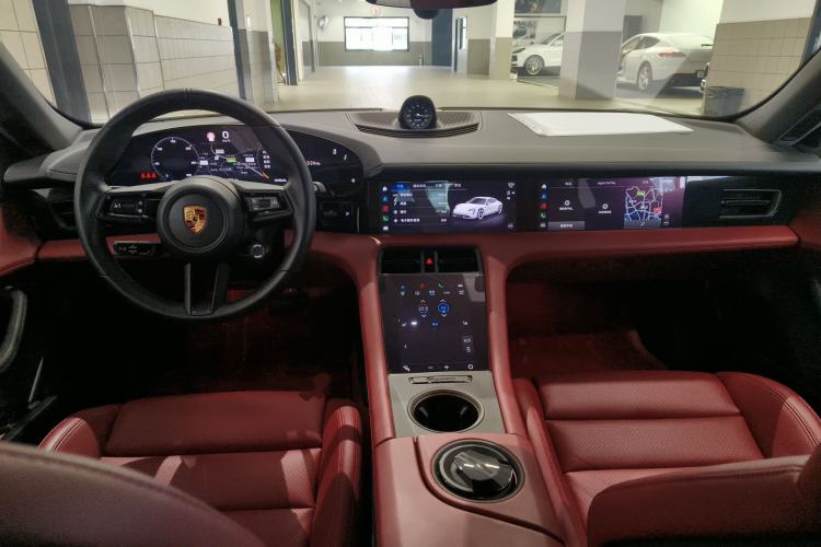 Used Porsche Taycan 2022-Year Updated Taycan Center Console