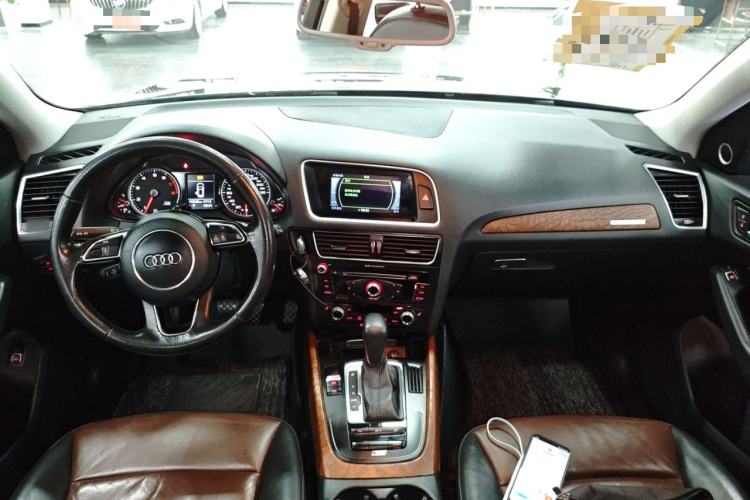 Used Audi Q5 2016 40 TFSI Technology Edition Center Console