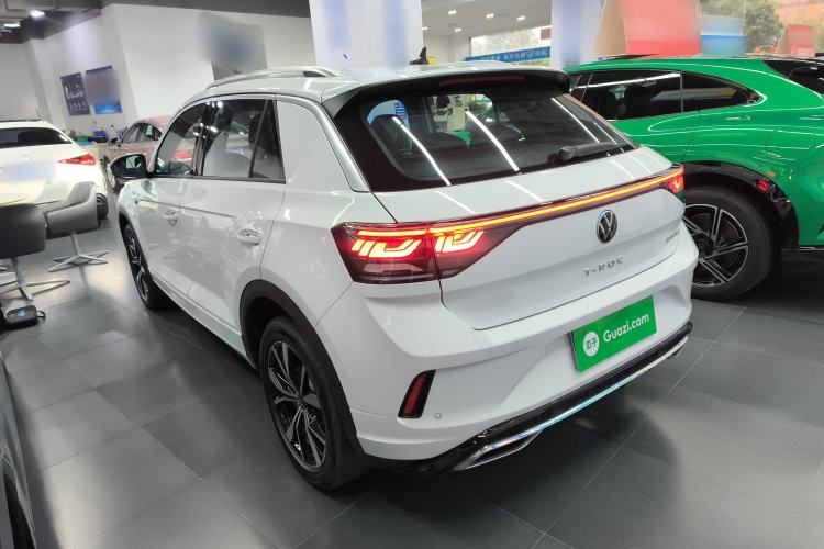 Used Volkswagen T-ROC 2025 Facelifted 300TSI DSG Two-Wheel-Drive Chen Guang Edition Rear Left 45 Deg