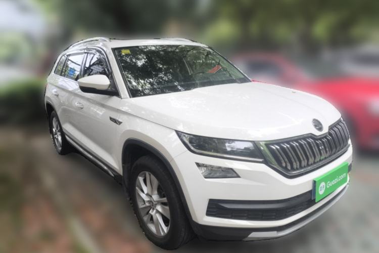 Used Skoda Kodiaq 2017 TSI330 7-Seater Two-Wheel-Drive Luxury Edition Front Right 45 Deg