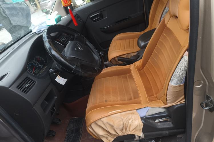 Used Wuling Rongguang V 2016 1.5L Practical Version Non-Power-Assisted Left Front Seat
