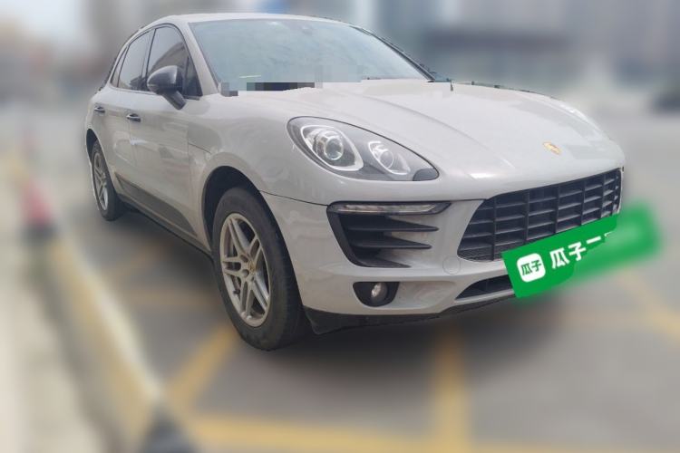 Used Porsche Macan 2017 Macan 2.0T Front Right 45 Deg
