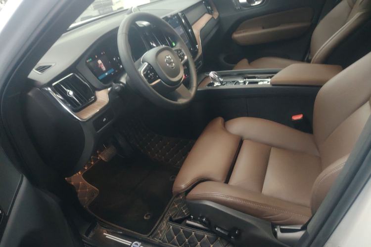 Used Volvo XC60 2024 B5 4x4 Smart Luxury Edition