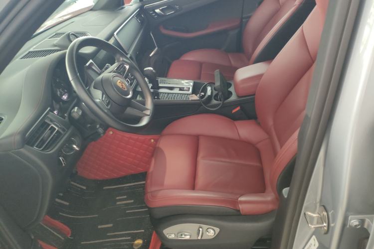 Used Porsche Macan 2022 Macan 2.0T Left Front Seat