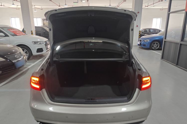 Used Audi A4L 2016 35 TFSI Automatic Comfort Model Trunk