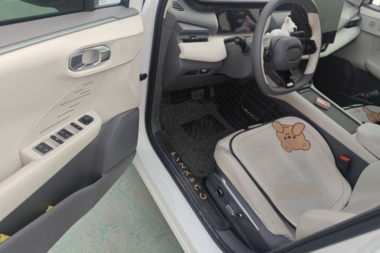 Used Lynk & Co 06 EM-P 2023 EM-P 126 Long-Range Halo Driver Seat