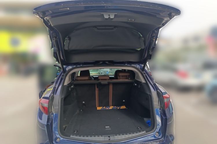 Used Alfa Romeo Stelvio 2017 2.0T 200HP Elite Edition Trunk