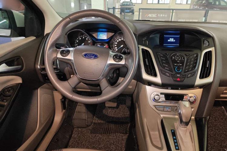 Used Ford Focus 2012 Hatchback 1.6L Automatic Fashion Edition