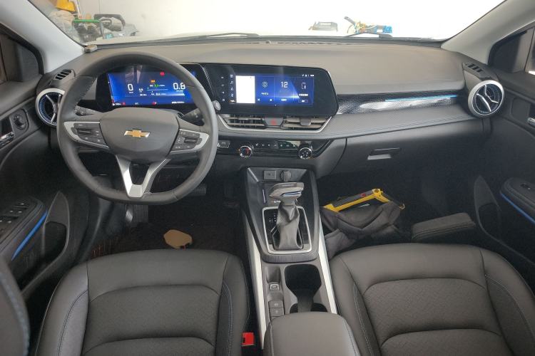 Used Chevrolet Monza 2023 1.3T Mild Hybrid Automatic Luxury Edition Center Console