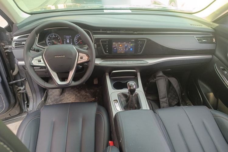 Used CHANGAN OSHAN X7 2020 1.5T Manual Luxury Version Center Console