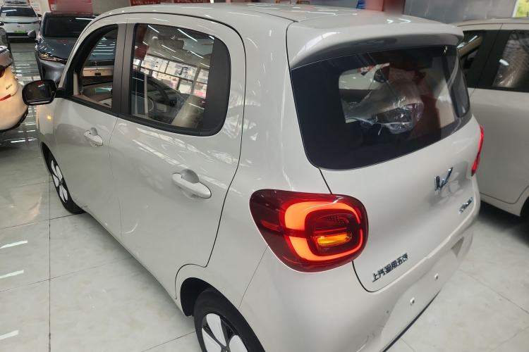 Used Wuling Hongguang MINIEV 2025 Four-Door Version Advanced Edition Exterior 2