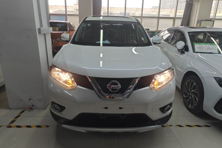 Used Nissan X-Trail 2015 2.0L CVT Comfort MAX Edition 2WD
