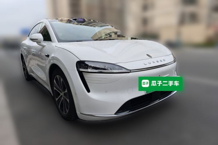 Used Hima Luxeed R7 2024 All-Electric 802 km Max Front Right 45 Deg