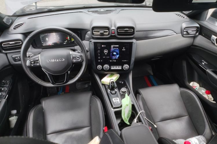 Used Lynk & Co 03 2021 2.0TD Automatic Trendy Champion Edition Center Console