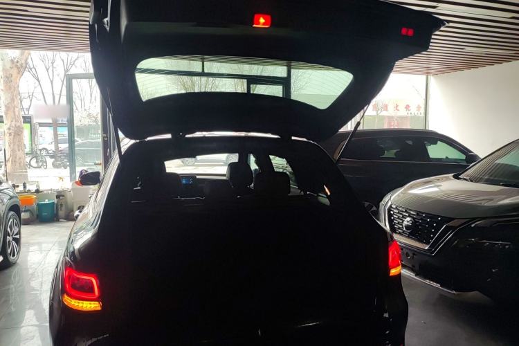 Used Mercedes-Benz GLC 2022 Refreshed GLC 300 L 4MATIC Dynamic Edition Prestige Version Trunk