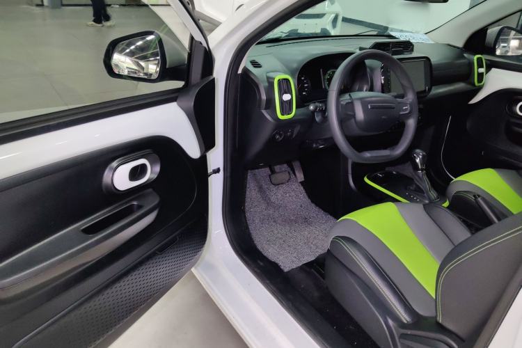 Used Roewe Clever 2021 302 km New Four-Seater Super-Efficient Version