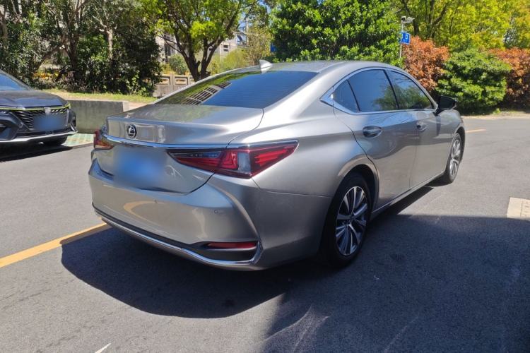 Used Lexus ES 2020 200 Excellence Edition

