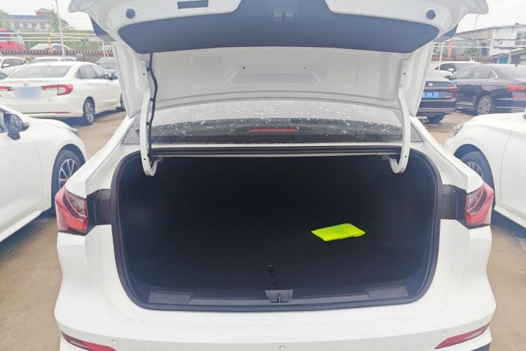 Used Roewe i5 2026 Model 1.5L CVT Luxury Version