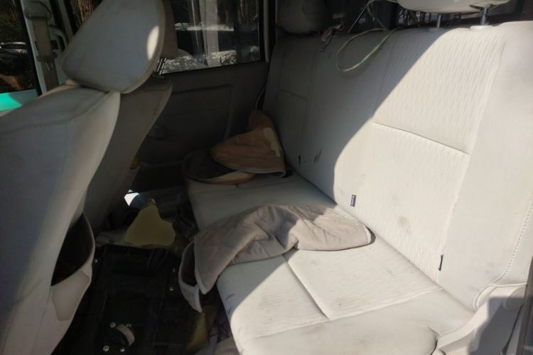 Used Jinbei New Hiace S 2023 1.5L Wealth Edition Passenger Van 5/6/7-Seater Central Air Conditioning Version SWC15M Left Rear Seat