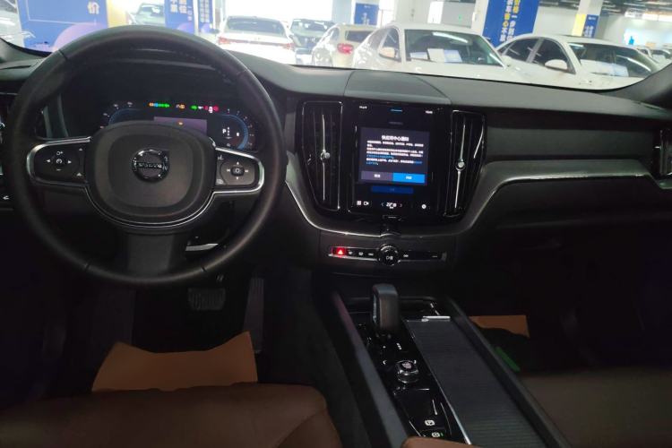 Used Volvo XC60 2024 B5 4x4 Smart Luxury Edition