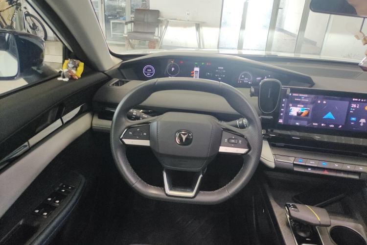 Used CHANGAN UNI-V iDD 2023 ZhiDian iDD 1.5T 113km Smart & Fun Version
