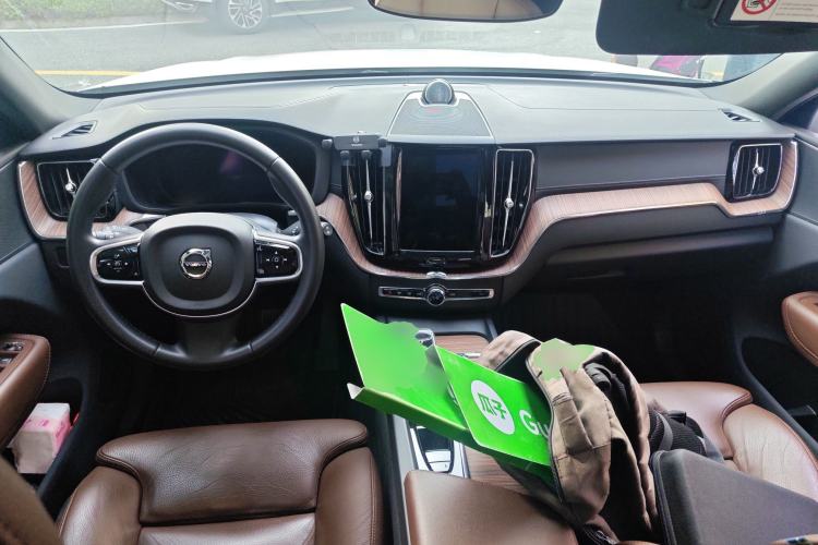 Used Volvo XC60 2023 B5 4x4 Smart Luxury Edition
