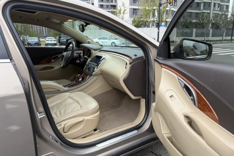 Used Buick LaCrosse 2012 2.4L SIDI Elegant Edition Right Front Seat