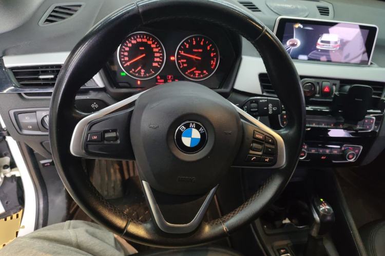 Used BMW X1 2016 sDrive18Li Fashion Model Steering Wheel