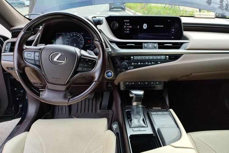 Used Lexus ES 2018 300h Executive Version China V Standard
