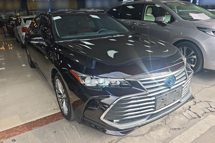 Used Toyota Avalon 2019 Dual-Engine 2.5L Limited Flagship Edition China VI Standard
