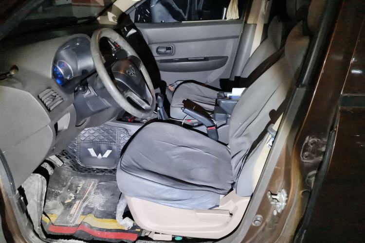 Used Wuling Hongguang 2015 1.5L S Basic Version China V Standard
