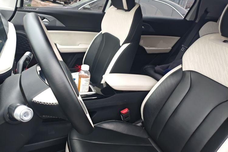 Used Geometry E Firefly 2024 401 km Fluorescent
