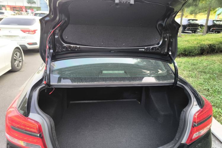 Used Toyota YARiS L Zhi Xiang 2017 1.5E CVT Dynamic Edition Trunk