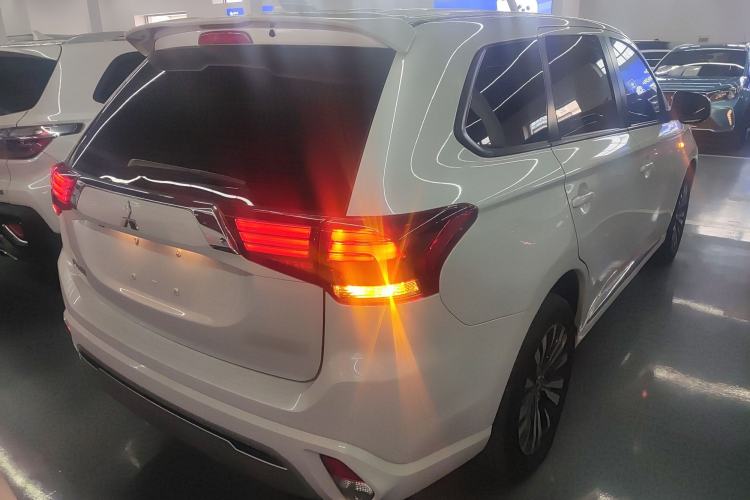 Used Mitsubishi Outlander 2021 Revised Version 2.0L Two-Wheel Drive Comfort Edition 5 Seats
