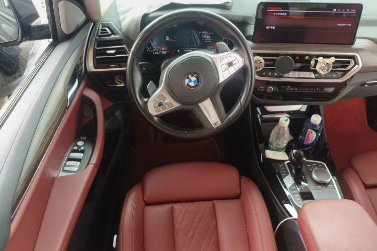 Used BMW X3 2022 Second Facelift xDrive30i Leading Edition M Night Sky Package Steering Wheel