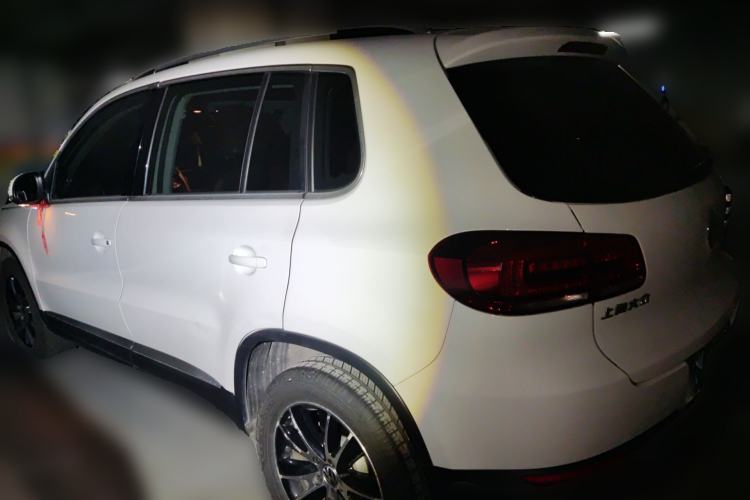 Used Volkswagen Tiguan 2013 1.8 TSI Automatic All-Wheel Drive Luxury Model Rear Left 45 Deg