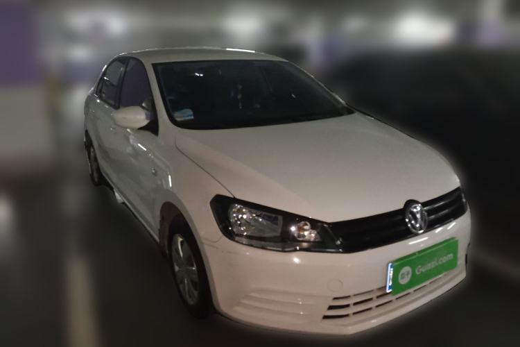 Used Volkswagen Jetta 2015 Value Edition 1.6L Manual Fashionable Style Front Right 45 Deg