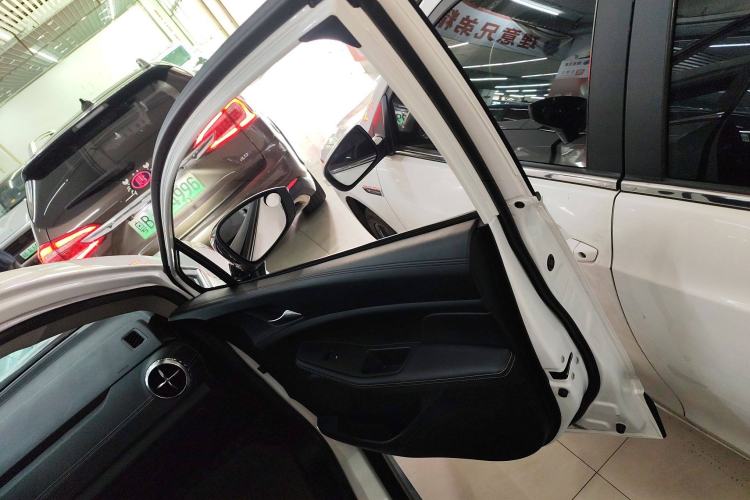 Used BYD Yuan New Energy 2019 EV360 Smart Connect Enjoyment Model
