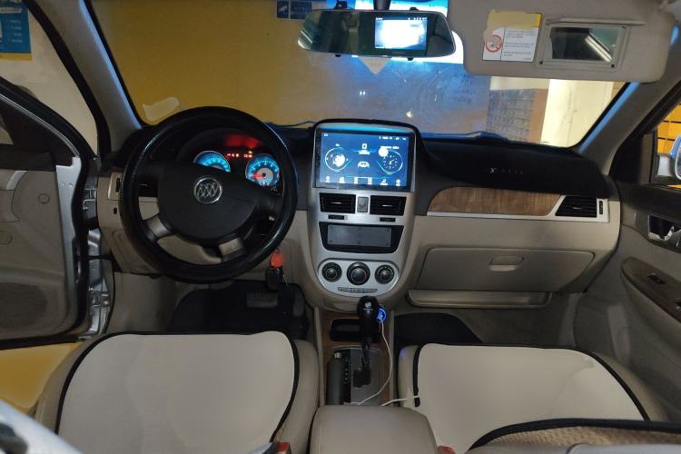 Used Buick Excelle 2015 1.5L Automatic Classic Model
