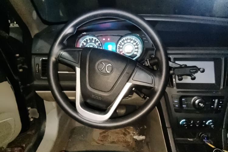 Used BAIC Senova D50 2014 1.5L manual standard version